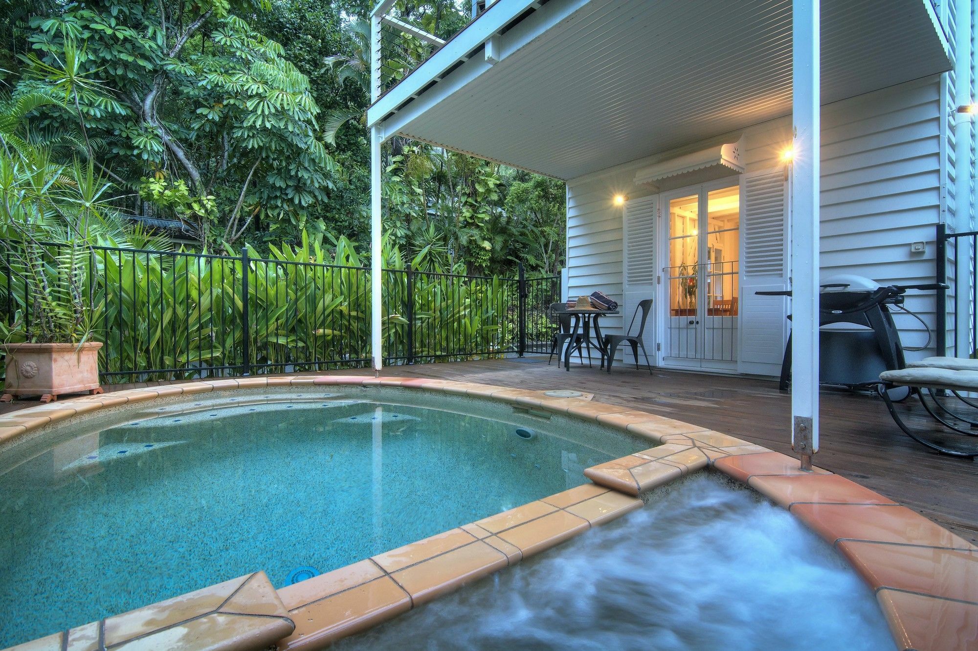 Port Douglas Cottage & Lodge Экстерьер фото